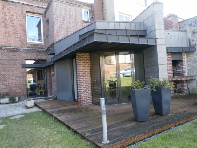 PROPRIETE CENTRE VILLE LES ORMEAUX - NOUVEAU Excellent état. Jardin clos. 